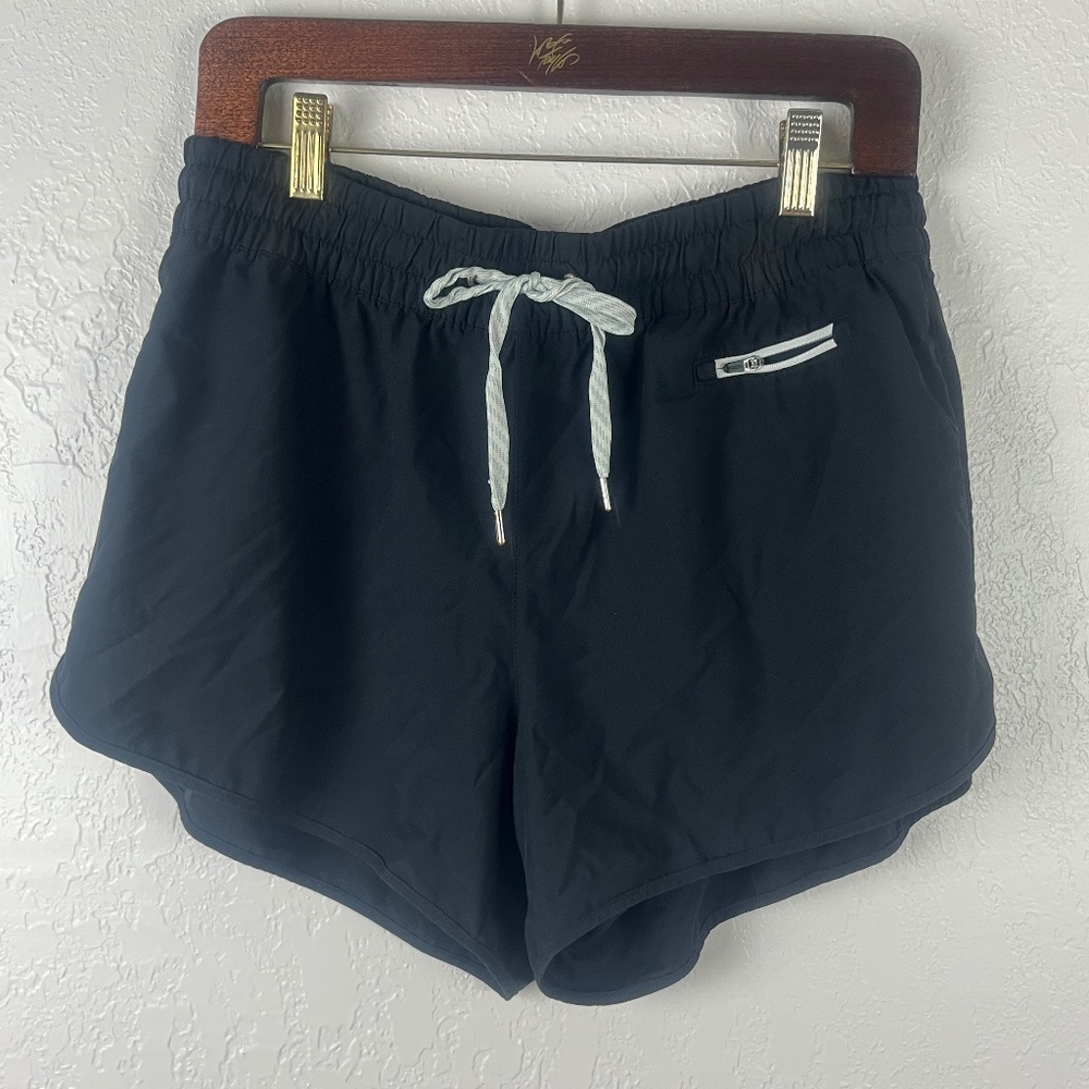 Vuori Clementine Athletic Shorts Sz XL 4” Drawstring Black No Lining
